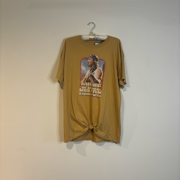 “Willie Nelson” Graphic Tan T-Shirt - Picture 1 of 9